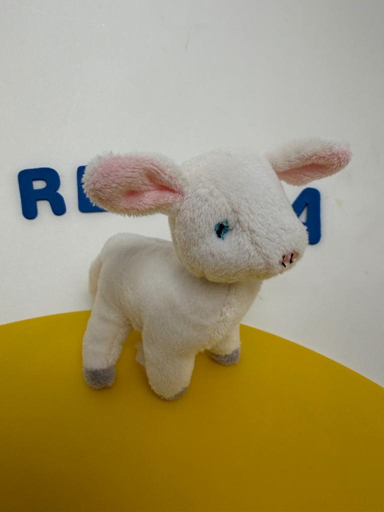 679 vingerpopje wij hebben er een geitje bij, Kinderen en Baby's, Speelgoed | Knuffels en Pluche, Ophalen of Verzenden, Overige typen