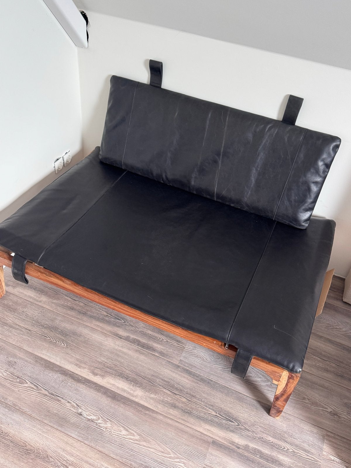 Houten bankje met leren kussens (Nahka), Ophalen, Gebruikt, Eenpersoons, Minder dan 75 cm