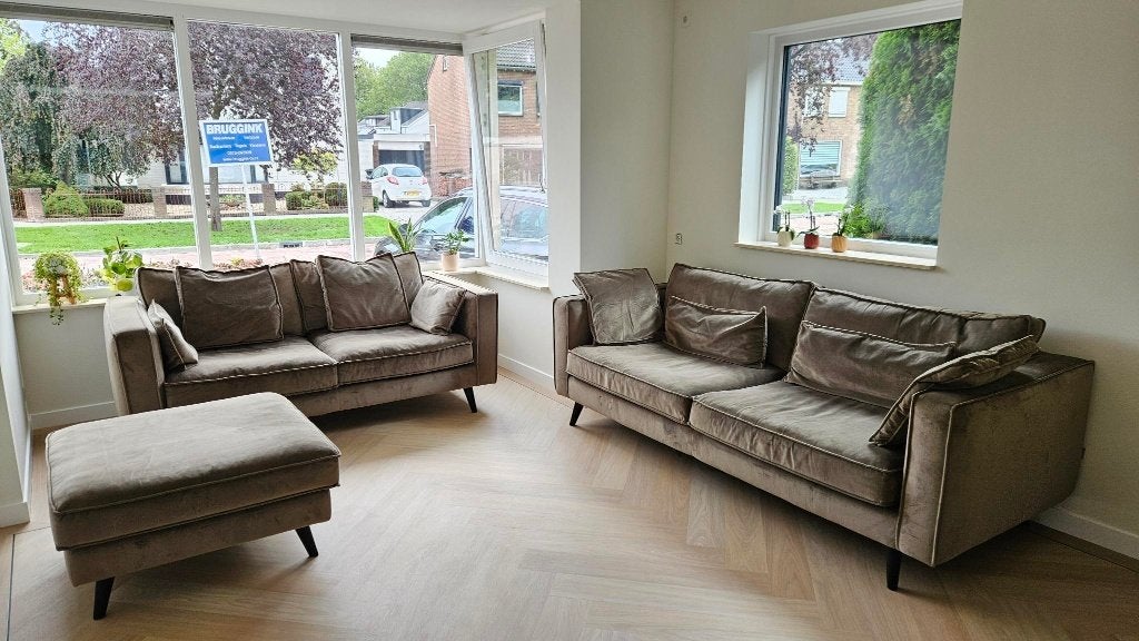 Goossens Suite bankstel 3-zits + 2,5-zits + hocker (taupe), Ophalen, Hout, 75 tot 100 cm, Rechte bank