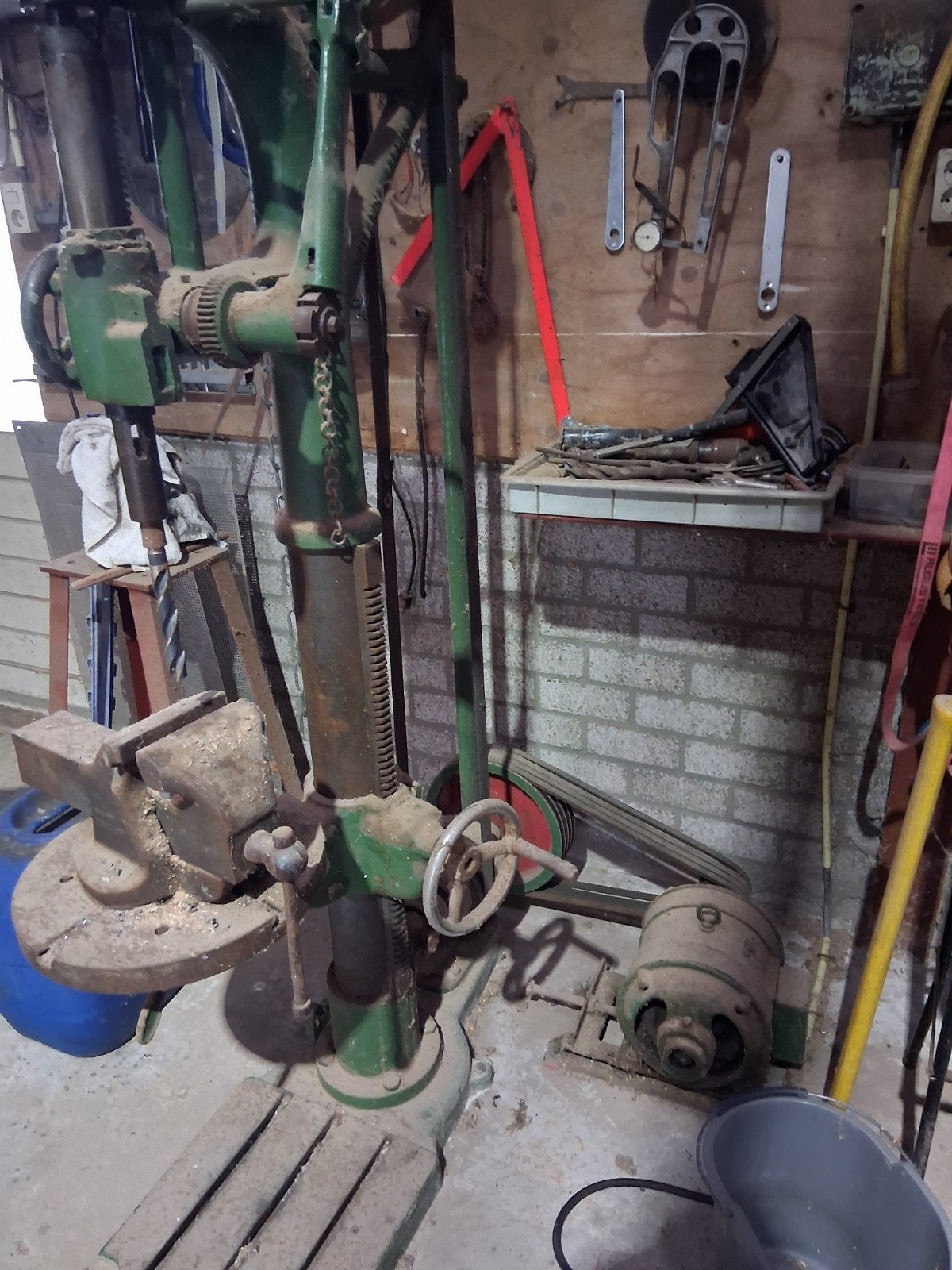 Oude, goed werkende kolomboormachine met boren, Ophalen of Verzenden, Gebruikt, Kolomboormachine