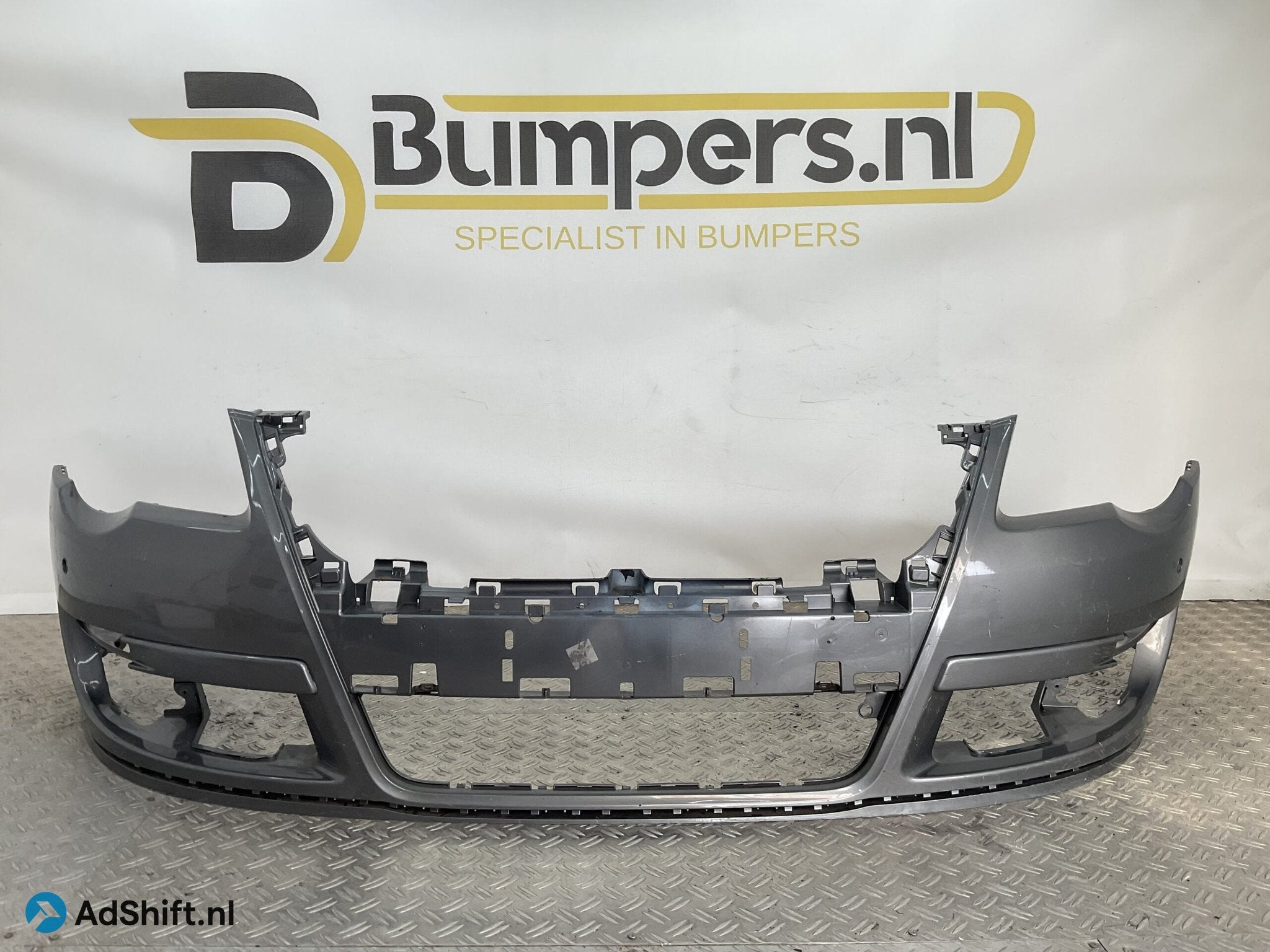 Bumper Volkswagen PASSAT B6 2010 3C0807221C Voorbumper H10-1, Auto-onderdelen, Carrosserie en Plaatwerk, Bumper