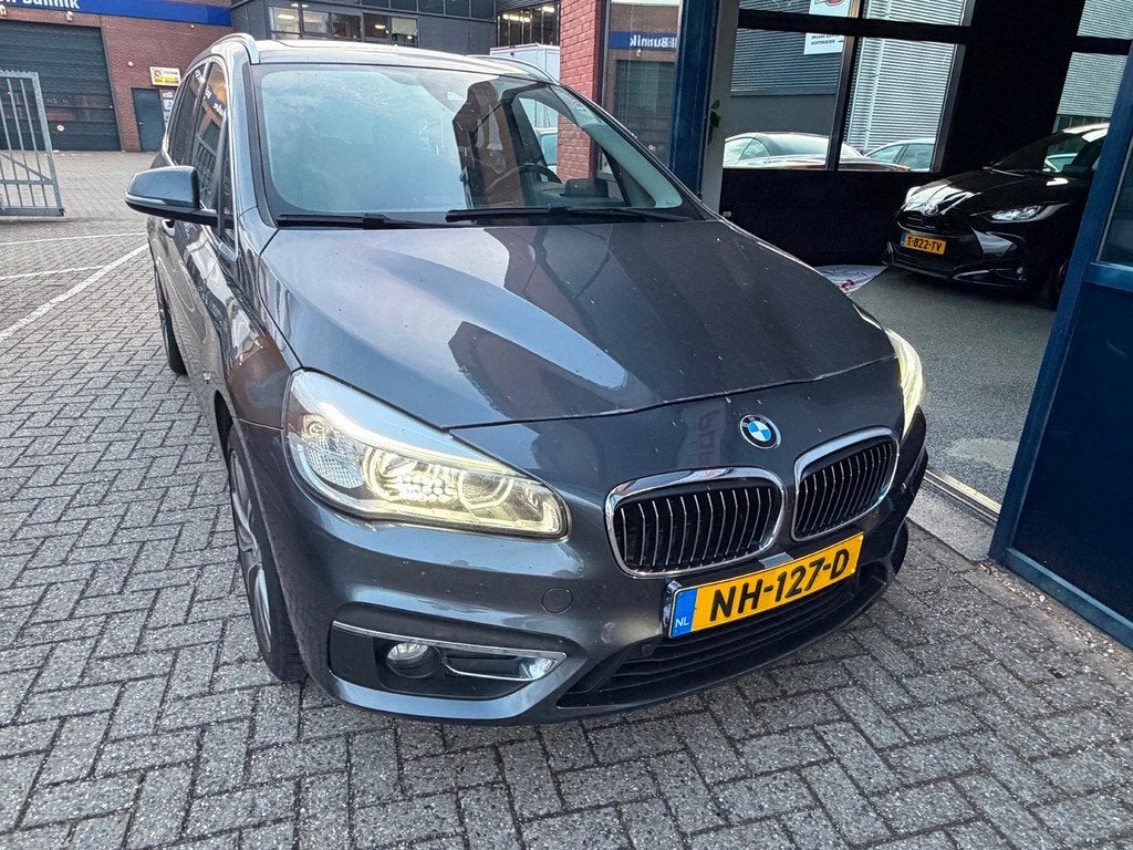 BMW 2-serie Gran Tourer 220d 190pk Automaat Centennial High, Auto's, BMW, 2-Serie Gran Tourer, 7 stoelen, Bedrijf, 168 €/maand