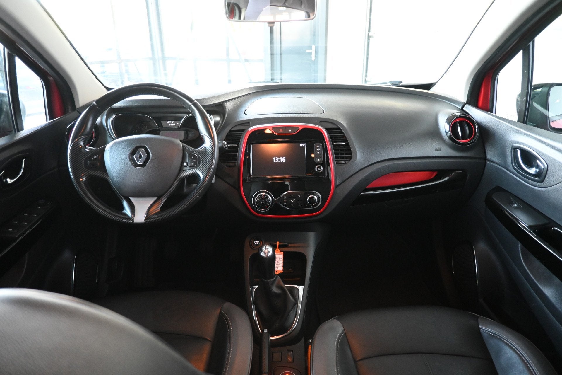 Renault Captur 0.9 TCe Xmod Clima Navigatie Stoelverwarming, 898 cc, Met garantie (alle), 49 €/maand, Handgeschakeld