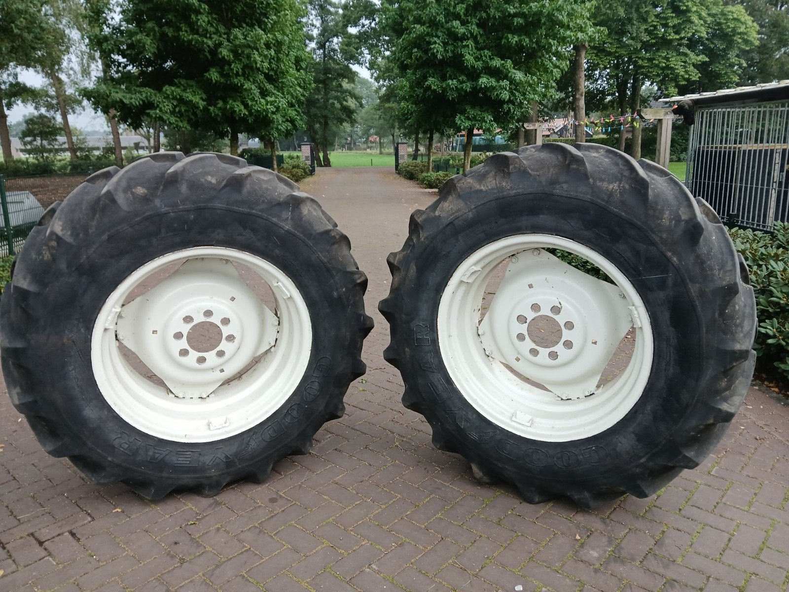 Goodyear banden Ford 16.9 R30, Ophalen, Gebruikt