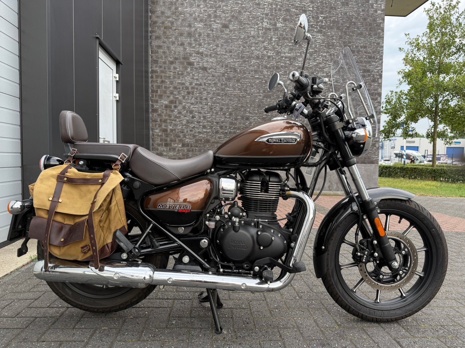 Royal Enfield Meteor 350, LED Verlichting, Particulier, Toermotor, Handgeschakeld