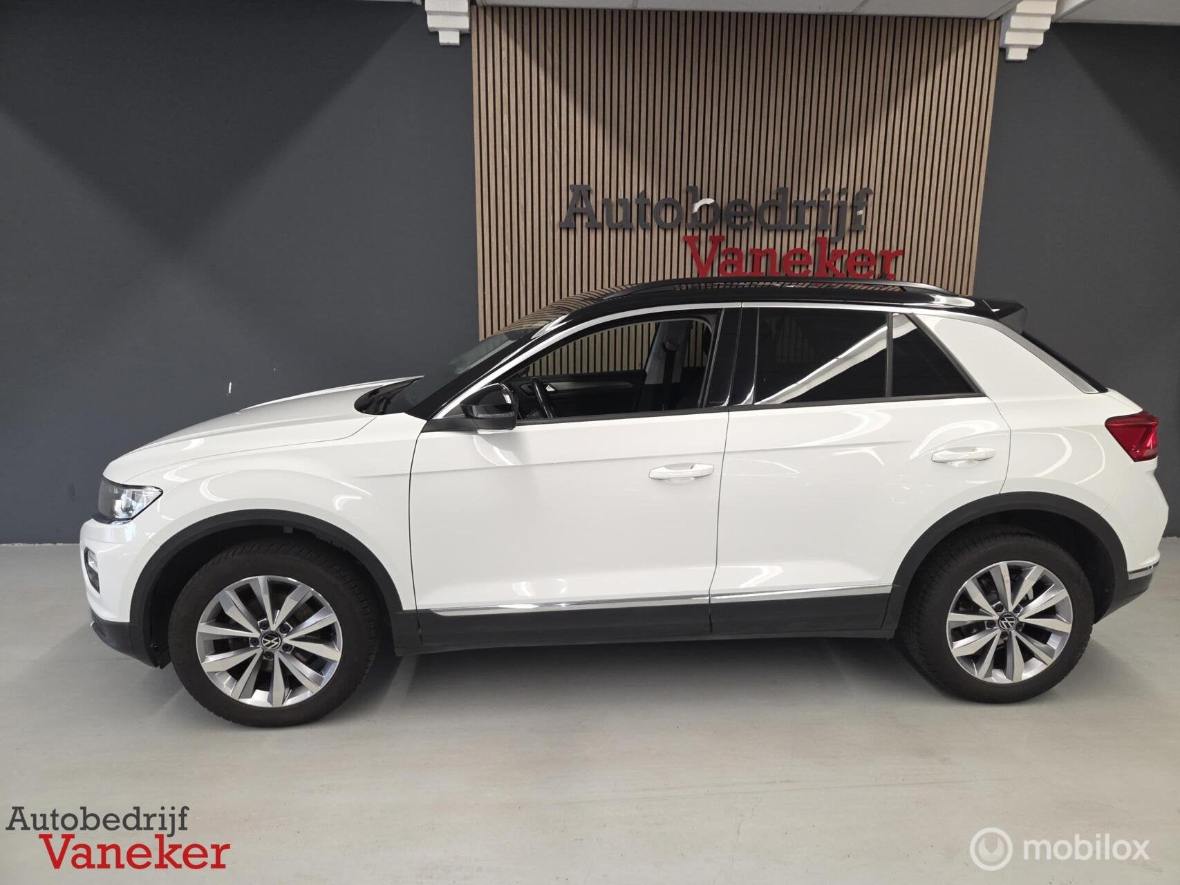 Volkswagen T-Roc 1.5 TSI Sport| DSG | ACC | CarPlay | Stoelv, 1254 kg, Stof, 4 cilinders, 150 pk