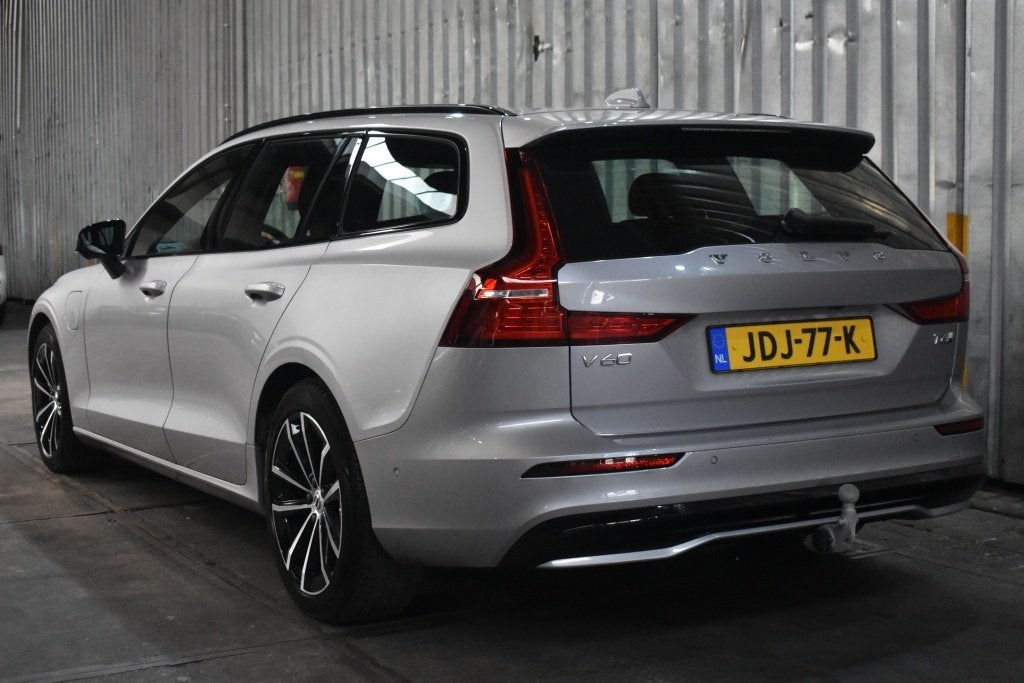 Volvo V60 T6 350PK AWD Plus Dark | Trekhaak | 360 | Leder |, Auto's, Volvo, Automaat, Lichtsensor, Gebruikt, 4 cilinders