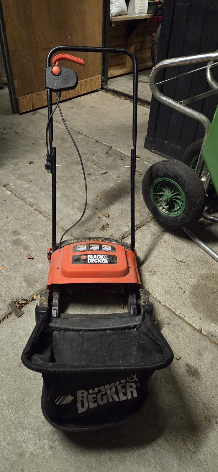 Black+Decker Ontmosser - Elektrisch en Gebruikt, Tuin en Terras, Verticuteermachines, Ophalen, Gebruikt, Elektrisch, Black+Decker