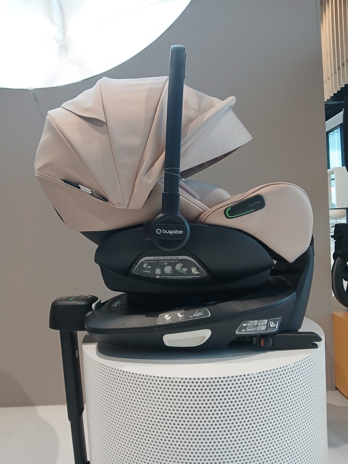 Bugaboo Otter Nuna Autostoel Desert Taupe Incl. Base, Kinderen en Baby's, Autostoeltjes, Autogordel of Isofix, Nieuw, Verstelbare rugleuning