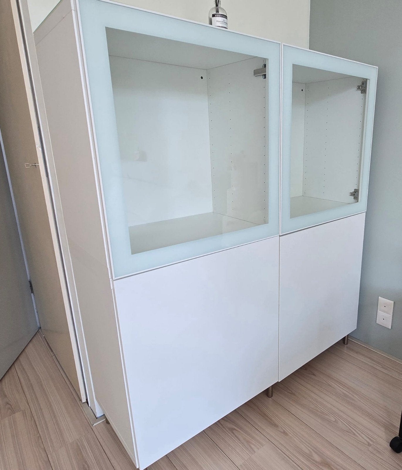 Ikea Besta Kasten 4x met glazen deuren, Huis en Inrichting, Ophalen, Zo goed als nieuw