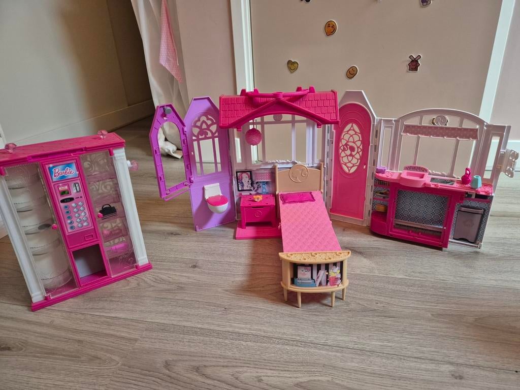 Barbie Droomhuis met accessoires, Ophalen of Verzenden, Gebruikt, Poppenhuis