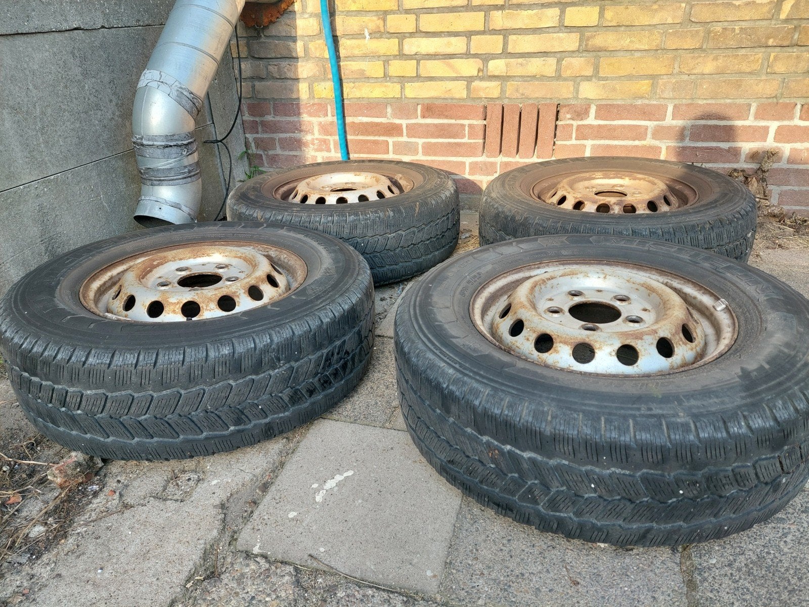 Velgen + Banden Mercedes Sprinter 1997-2006, Ophalen, 15 inch, Banden en Velgen, Winterbanden