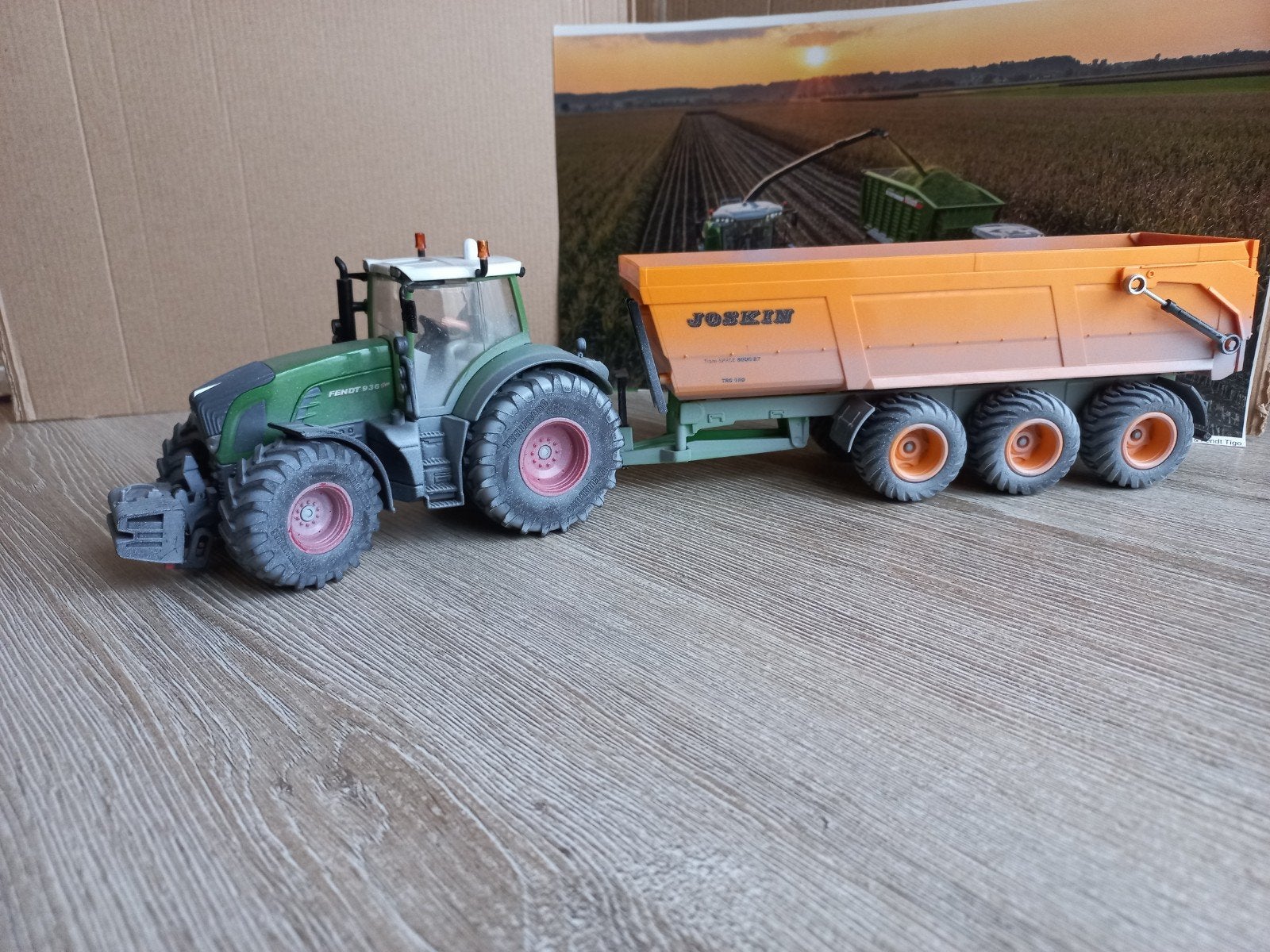 Fendt 936 Vario met Joskin 3 Asser Kipper Dirty Look Siku, Ophalen of Verzenden, Zo goed als nieuw, Tractor of Landbouw, SIKU
