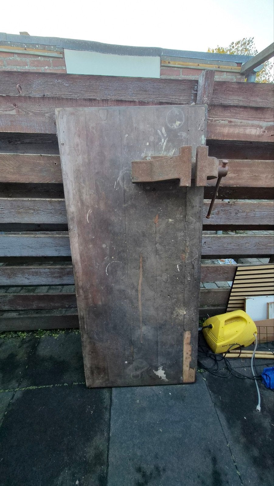 Werkbank met bankschroef - 156x69 cm, Doe-het-zelf en Verbouw, Ophalen of Verzenden, Gebruikt, 120 tot 170 cm, Bankschroef
