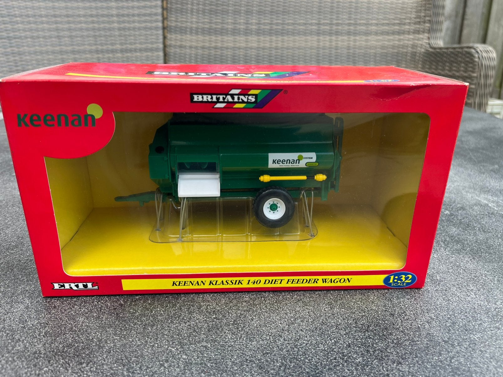 Keenan Klassik 140 voermengwagen Britains 40995, Ophalen of Verzenden, Nieuw, Tractor of Landbouw, Britains