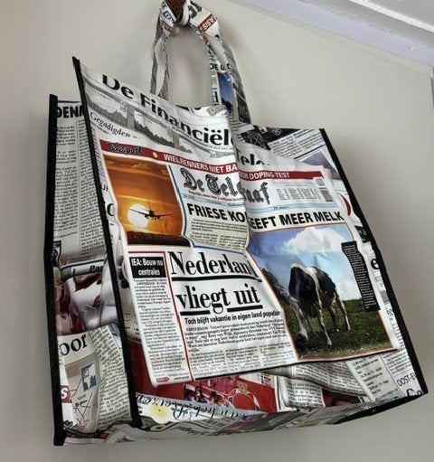 De Telegraaf shopper - geplastificeerd - H40xB33xO16xzij17cm, Ophalen of Verzenden, Nieuw, Overige kleuren, Shopper