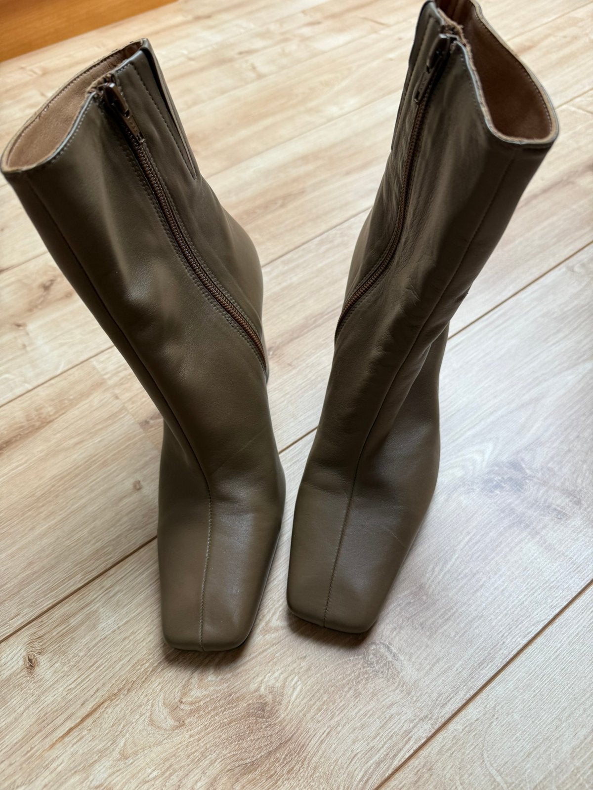 TORAL laarsjes - nieuw, Kleding | Dames, Overige kleuren, Lage of Enkellaarzen, Nieuw, Ophalen of Verzenden