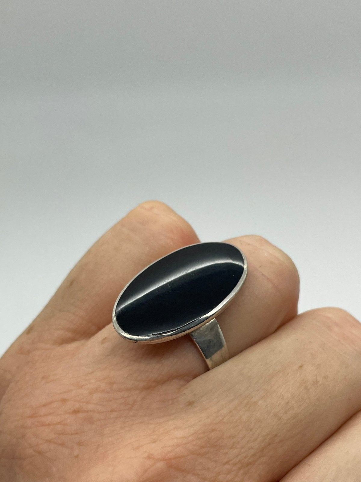 F928 Prachtige zilveren ring met onyx maat 19, 19 tot 20, Ophalen of Verzenden, X, Met edelsteen
