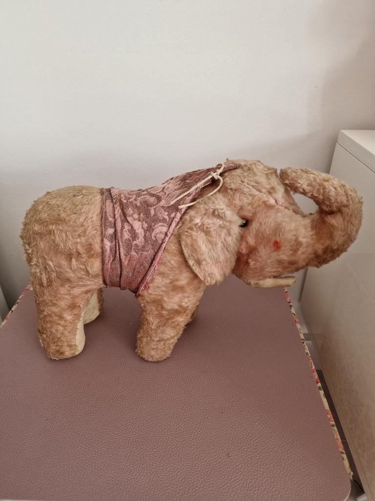 Oude Grote Roze Olifant, Ophalen of Verzenden, Zo goed als nieuw