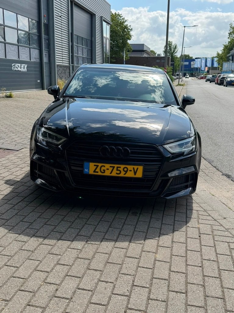 Audi A3 1.0 Tfsi 116pk S Tronic 2019 Zwart, Schuifdeur, Zwart, Origineel Nederlands, Grijs