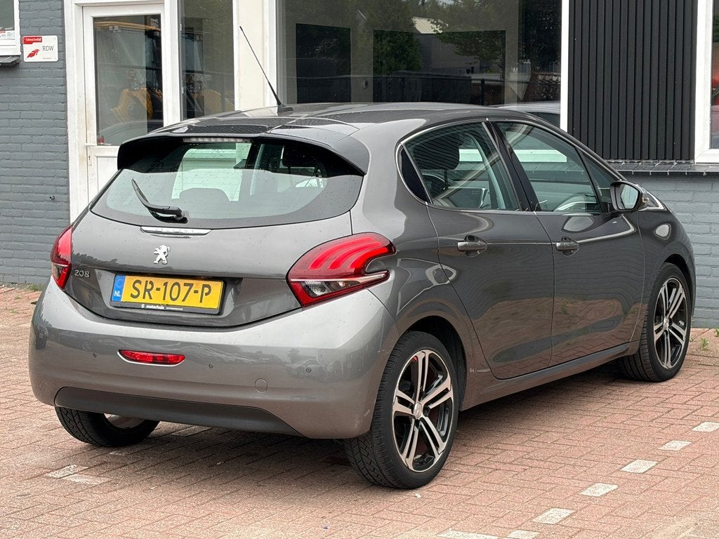 Peugeot 208 1.2 PureTech Blue Lease Executive / Navi / Cruis, Auto's, Voorwielaandrijving, Gebruikt, 1199 cc, 82 pk