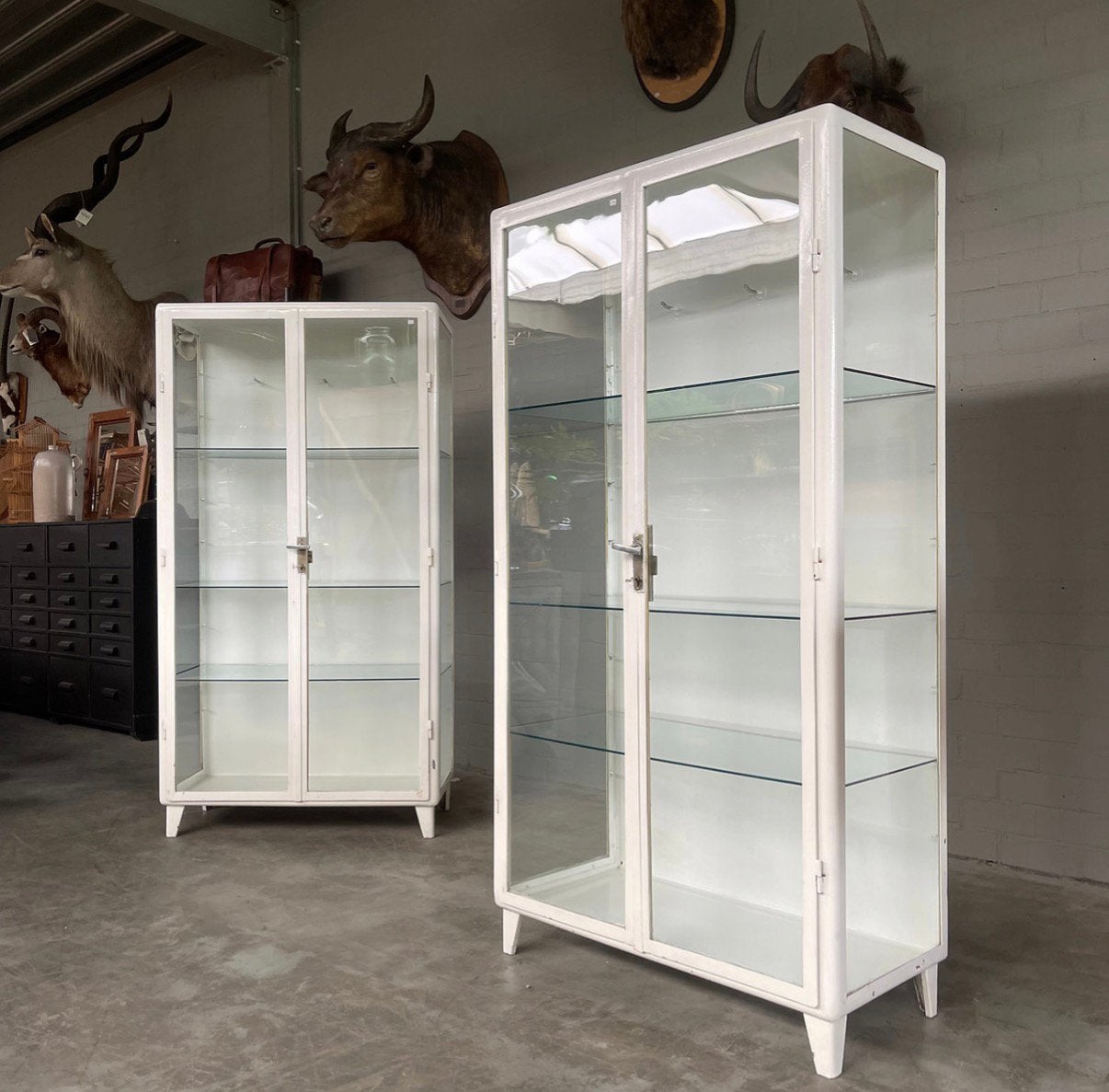 Oude medicijnkast, vintage kast, vitrinekast, vitrine, Huis en Inrichting, Kasten | Vitrinekasten, Ophalen, 50 tot 100 cm, Zo goed als nieuw