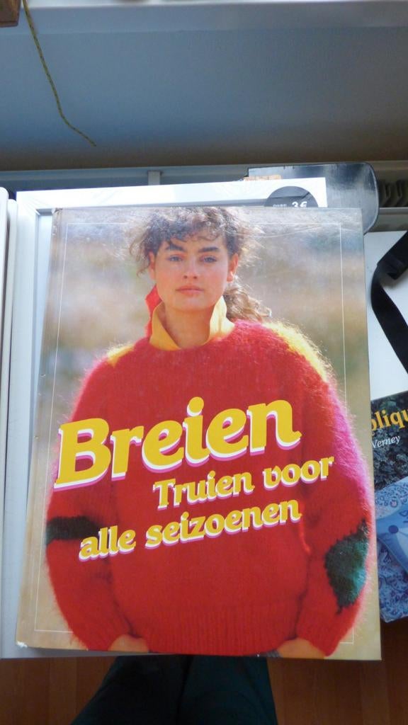 Breien, truien voor alle seizoenen, Ophalen of Verzenden, Zo goed als nieuw, Breien en Haken