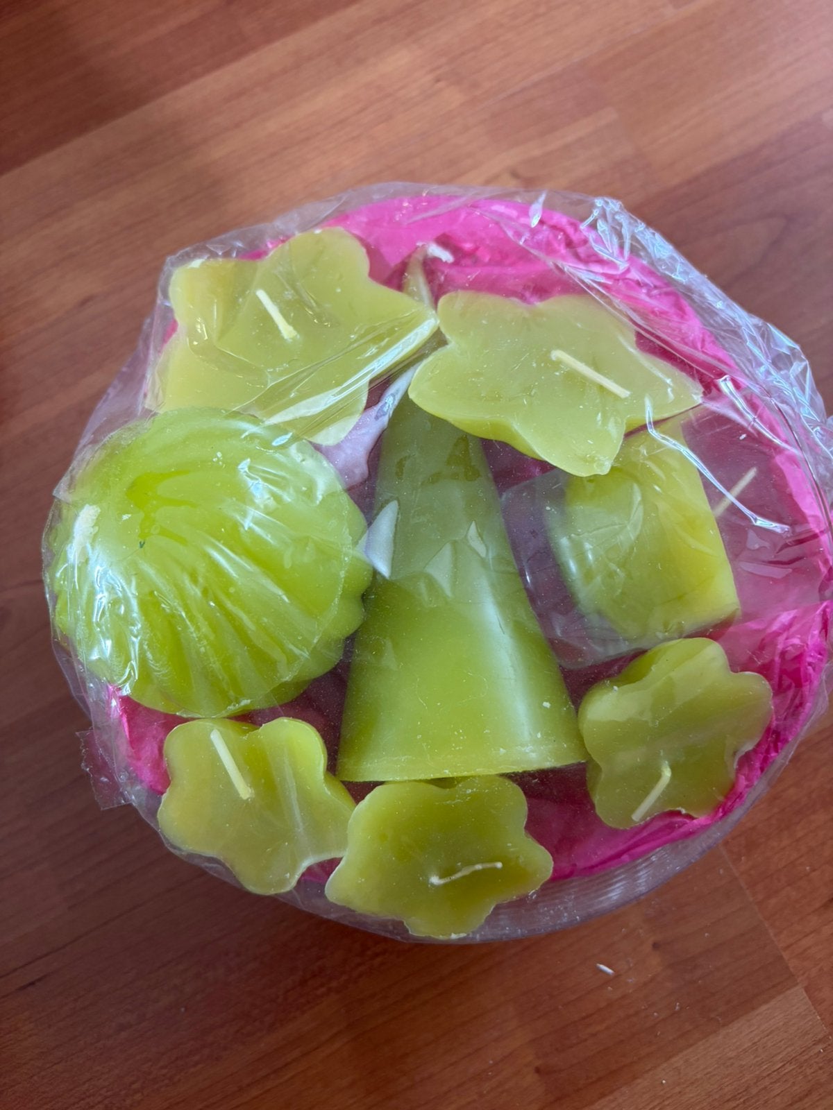 Cadeauset groene handgegoten kaarsen in glazen schaal Nieuw, Huis en Inrichting, Ophalen of Verzenden, Nieuw, Overige materialen
