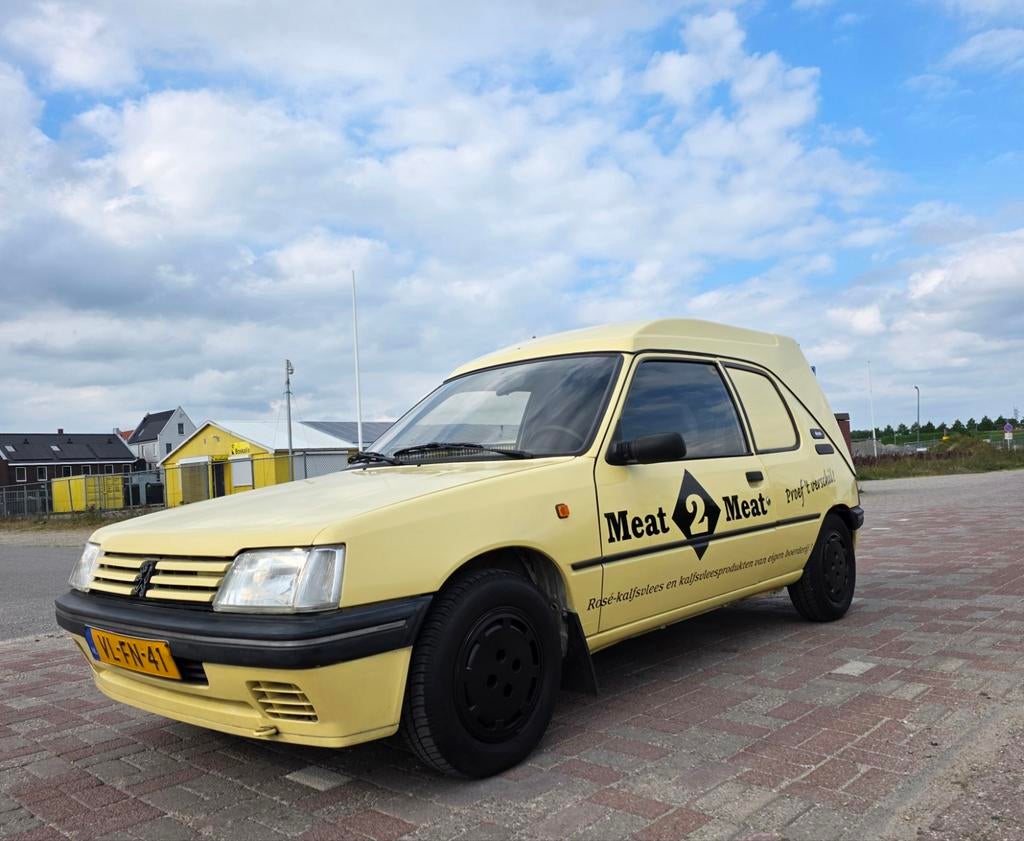 Peugeot 205 Unieke Koelwagen / Multi | Trekhaak, Voorwielaandrijving, Stof, 60 pk, Origineel Nederlands