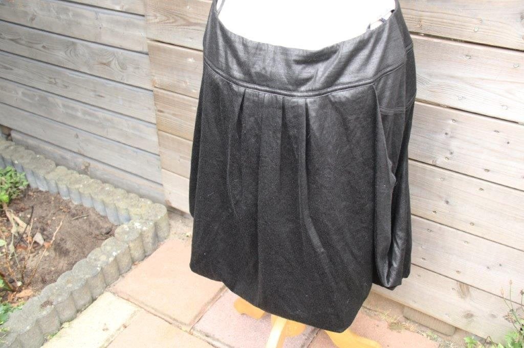 Ballonrok zwart Nicowa mt 42 winter Vaste prijs, Kleding | Dames, Rokken, Zwart, Maat 42/44 (L), Nicowa, Ophalen of Verzenden