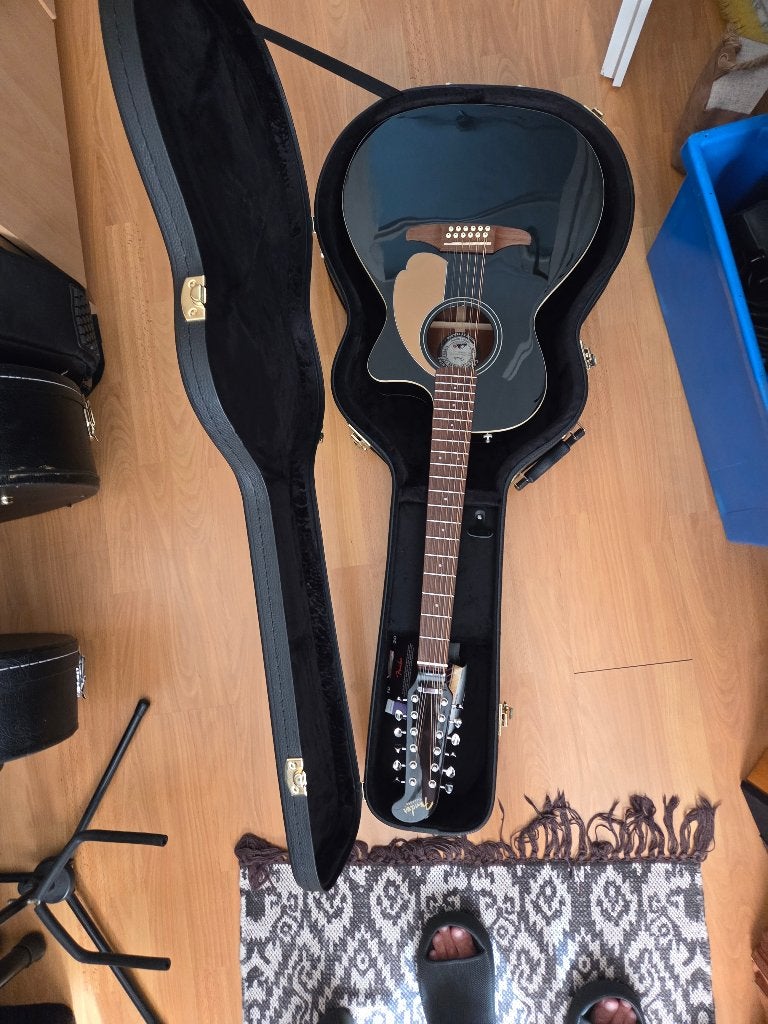 FENDER Villager 12 snarige elektro/akoestische gitaar, Ophalen, Zo goed als nieuw, Western- of Steelstringgitaar, Met koffer