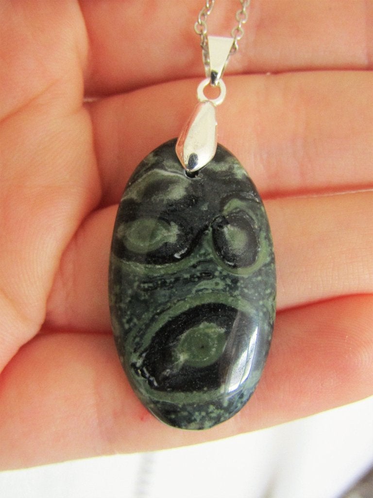 Aparte groene edelsteen ketting hanger Jaspis Kambaba, Verzenden, Nieuw