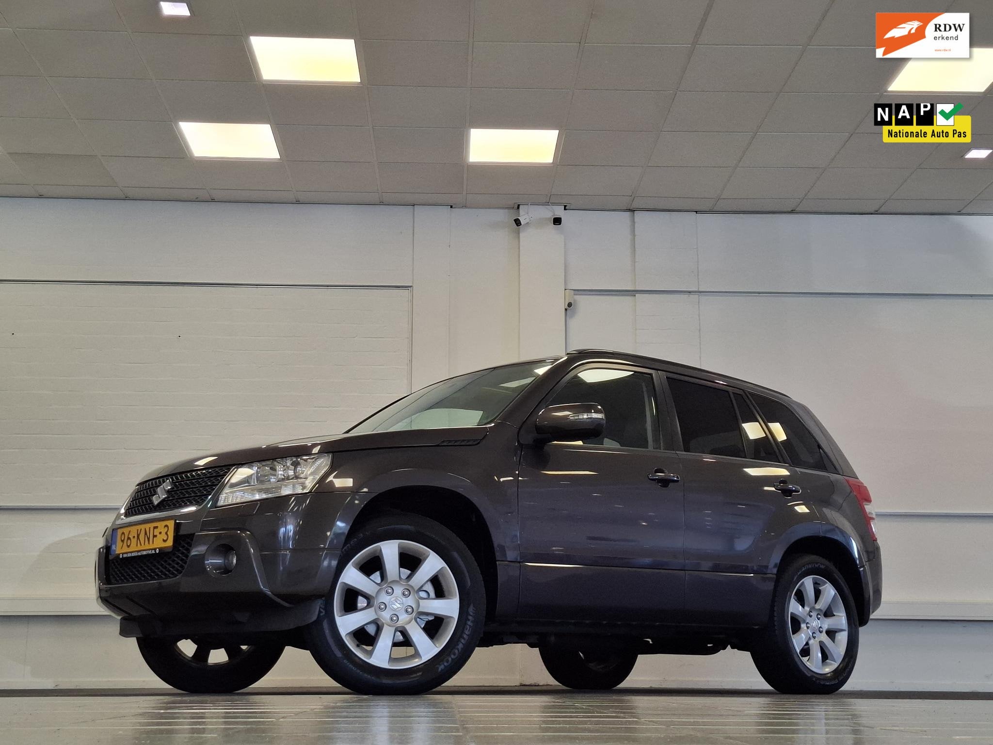 Suzuki Grand Vitara 2.4i High Executive Trekhaak Schuif/Open, Verwarmde buitenspiegels, Gebruikt, 4 cilinders, 1850 kg