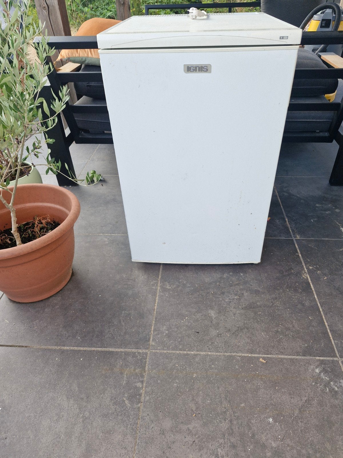 Ignis vriezer - Compact en functioneel, Witgoed en Apparatuur, Koelkasten en IJskasten, Gebruikt, 75 tot 100 liter, Met aparte vriezer