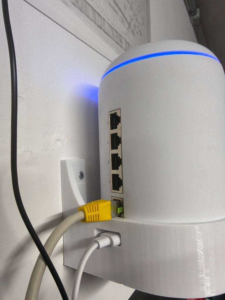 Unifi UDM Base, Computers en Software, Ophalen of Verzenden, Zo goed als nieuw, Router, Ubiquiti