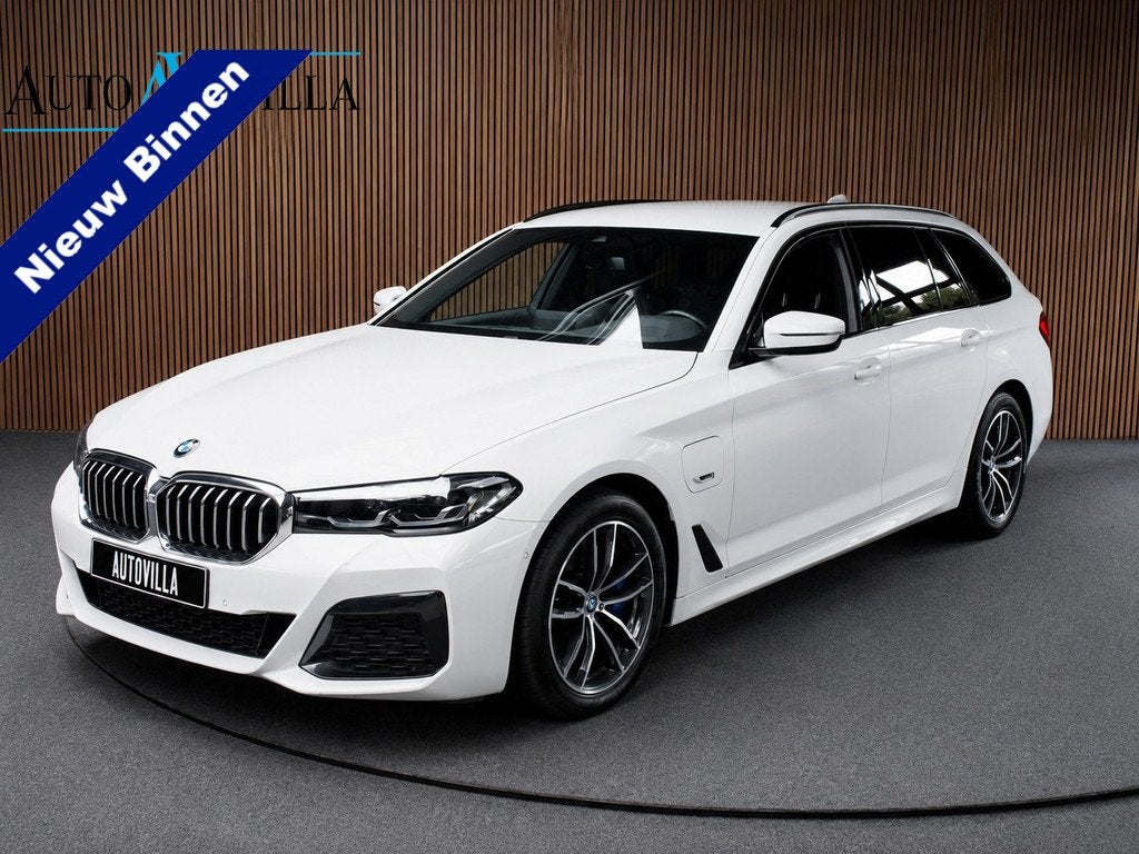 BMW 5 Serie Touring 530e M-Sport Navi Leer Sportstoelen PDC, 1998 cc, Achterwielaandrijving, Gebruikt, Zwart