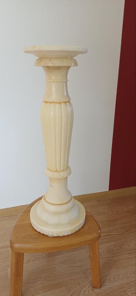 Alabaster sokkel, Ophalen, Zo goed als nieuw