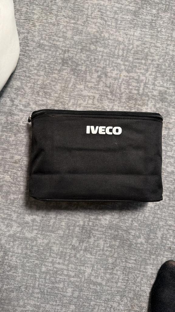 Iveco bandenpomp met opbergtas, Auto diversen, Auto-accessoires, Ophalen of Verzenden, Nieuw
