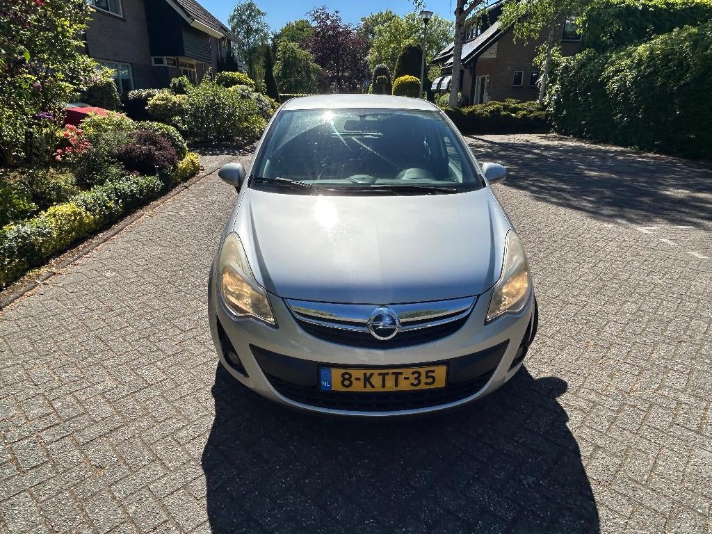 Opel Corsa 1.2 Met distributieketting en nieuwe APK, Voorwielaandrijving, 4 cilinders, 1229 cc, 49 €/maand