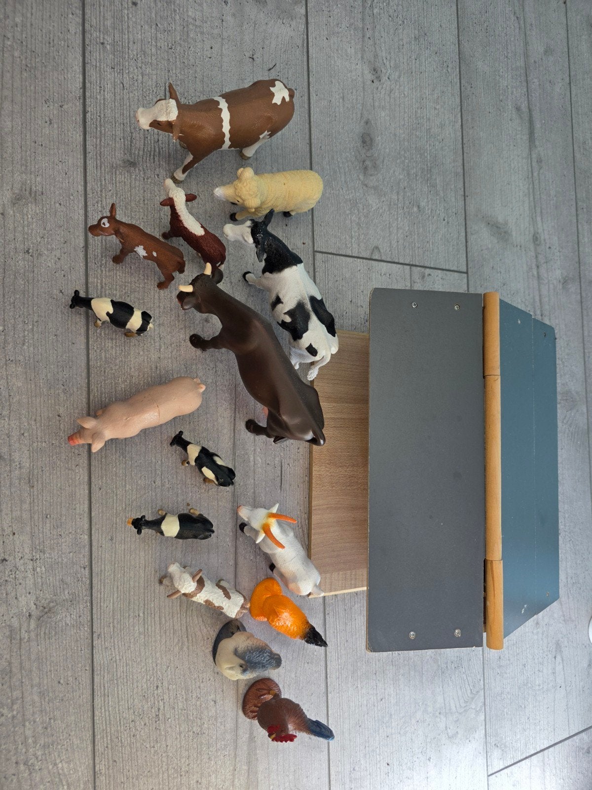 Kids Globe boerderij stal met veel dieren, Ophalen of Verzenden, Zo goed als nieuw, Bouwen