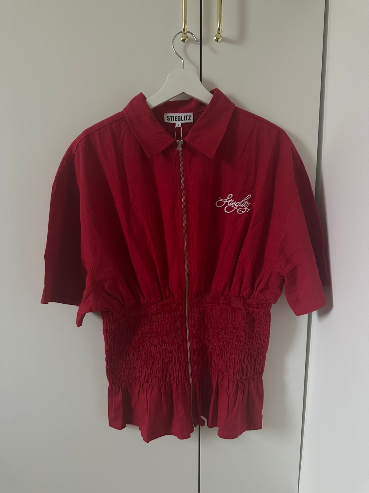 Nieuw! Stieglitz blouse Kyla Smocked Maat L, Ophalen of Verzenden, Nieuw, Maat 42/44 (L), Rood