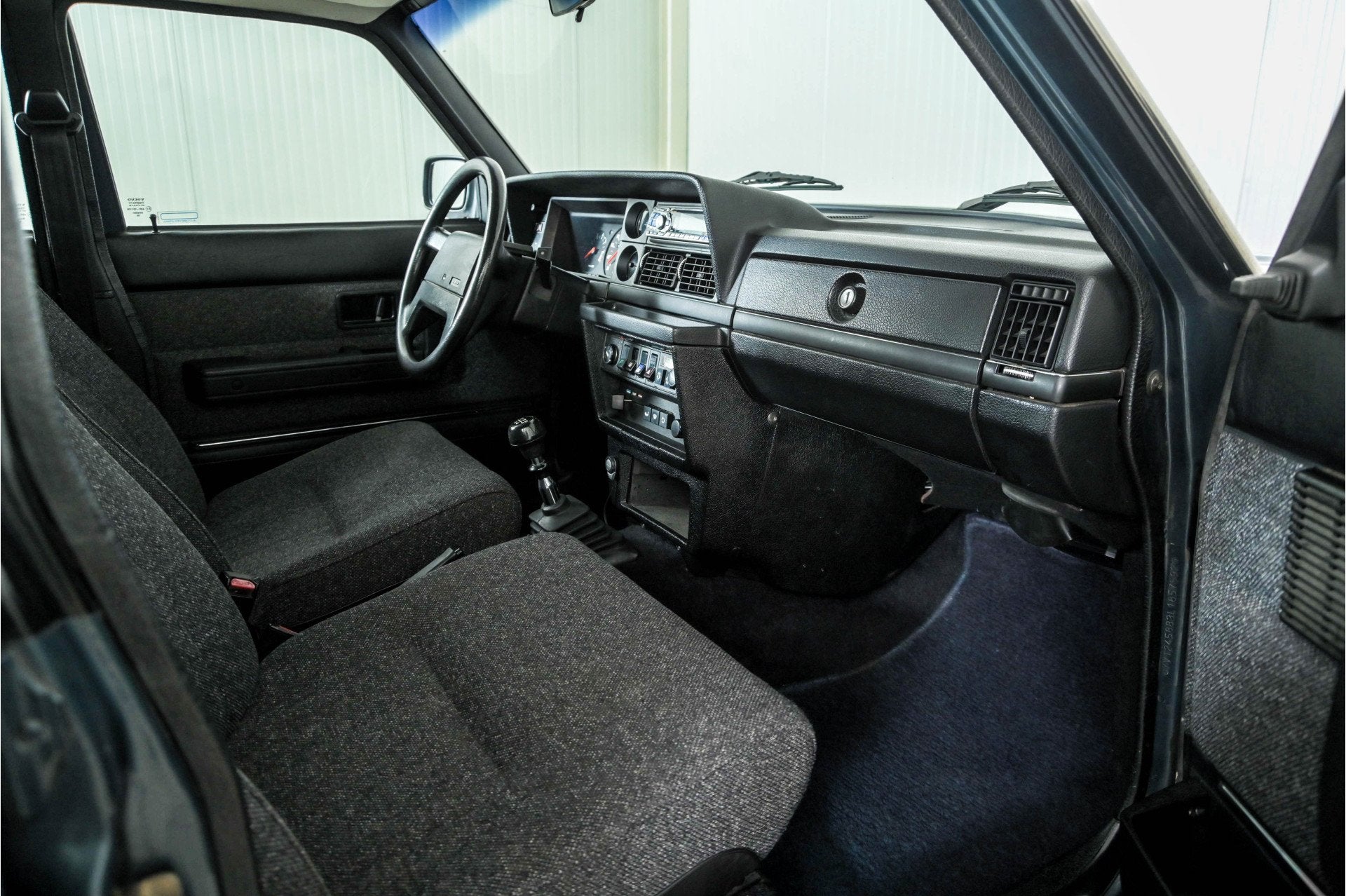 Volvo 240 2.3 DL Airco + cruise control (bj 1990), foto 12