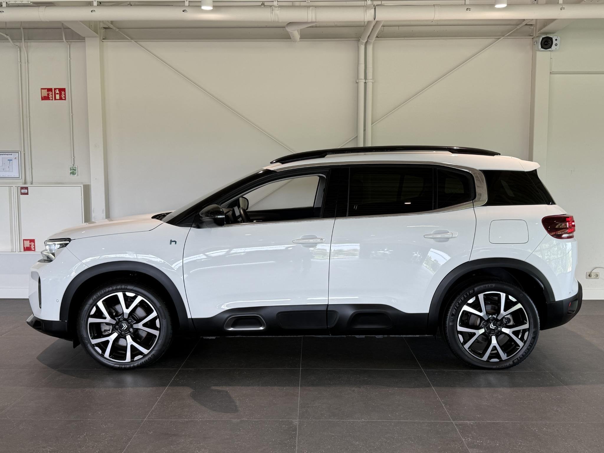 Citroen C5 Aircross 1.6 Plug-in Hybrid 225 Shine | Stoelverw, Auto's, 12 maanden, 14 kWh, Gebruikt, Euro 6