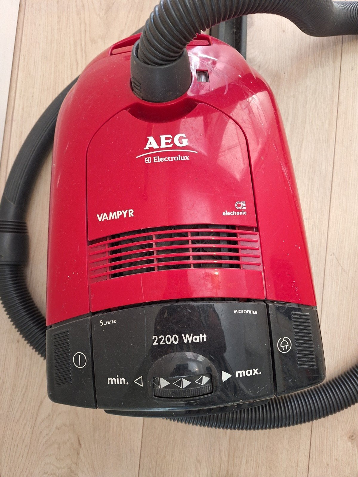 AEG Vampyr 2200 Watt stofzuiger, Witgoed en Apparatuur, Stofzuigers, Stofzak, Gebruikt, Geschikt voor harde vloeren, Ophalen of Verzenden