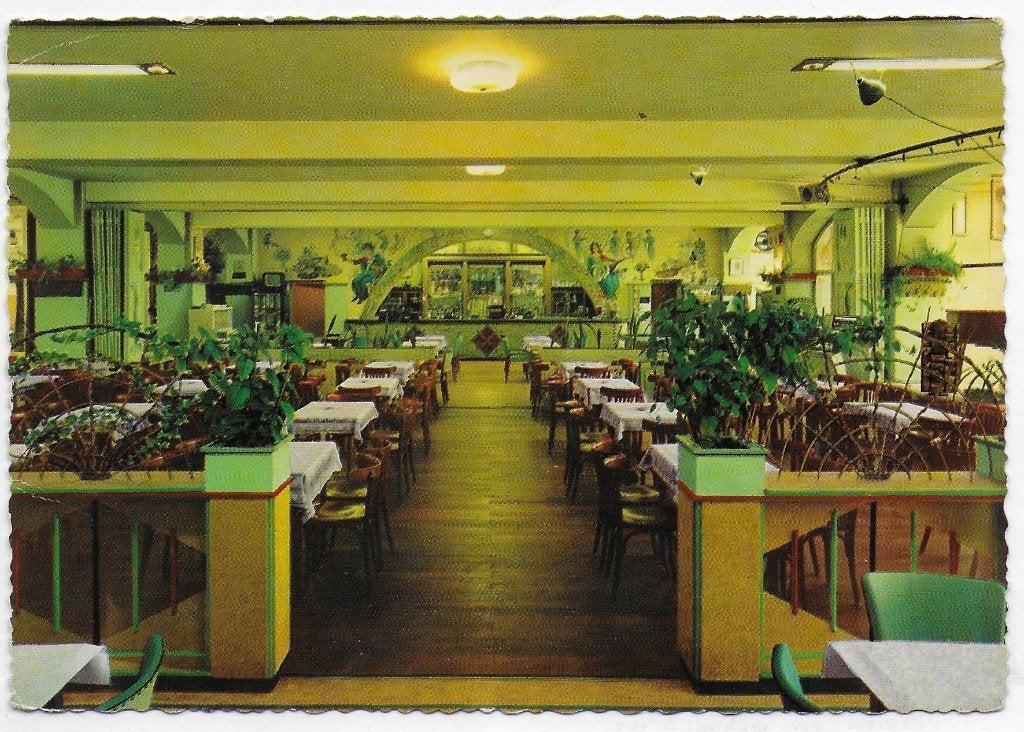 Volendam Restaurant AMVO Gelopen Ansichtkaart ( B4295), Ophalen of Verzenden, 1960 tot 1980, Gelopen, Noord-Holland
