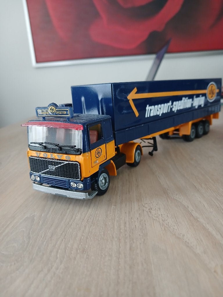 tekno volvo, Hobby en Vrije tijd, Modelauto's | 1:50, Ophalen of Verzenden, Zo goed als nieuw, Bus of Vrachtwagen, Tekno