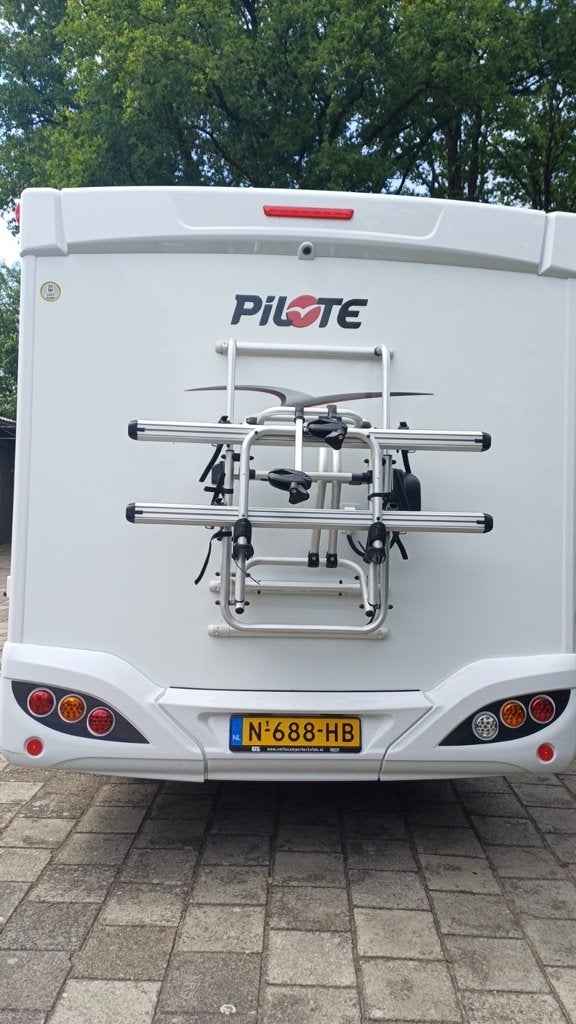 Foto 23 van Te koop: Prachtige, Pilote Essentiel P650 met Queensbed
