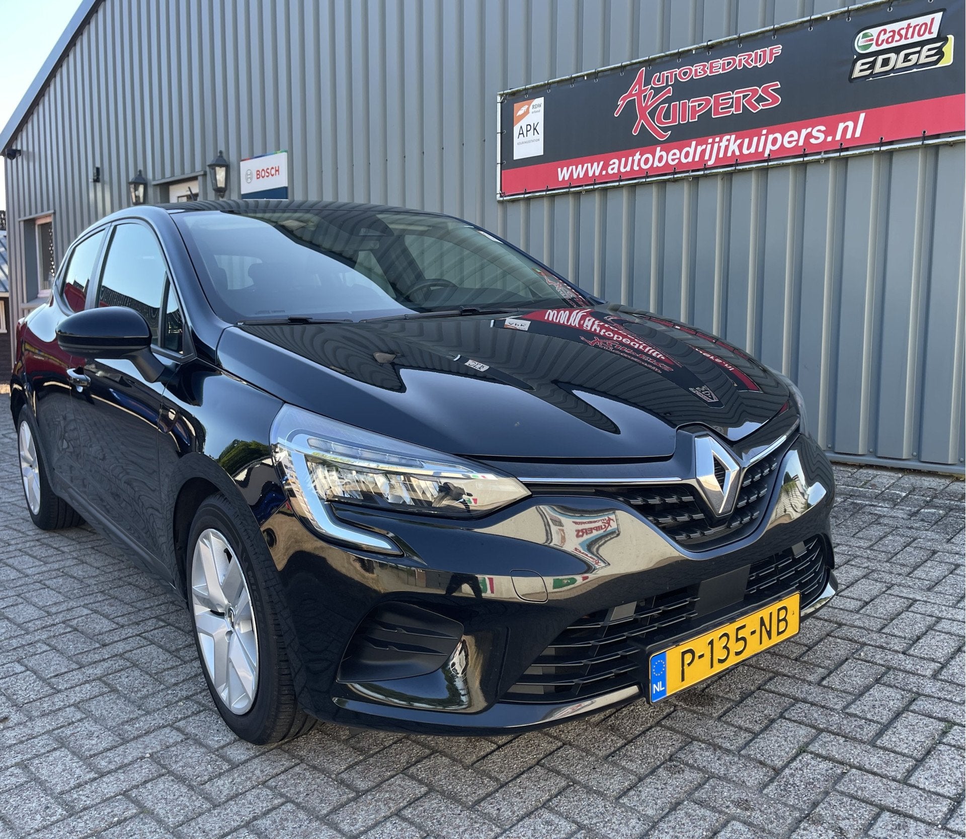 Renault Clio 1.0 TCe Zen Navi.Clima.Cruise.Pdc.1e eigenaar, Auto's, Voorwielaandrijving, Gebruikt, 580 kg, Zwart