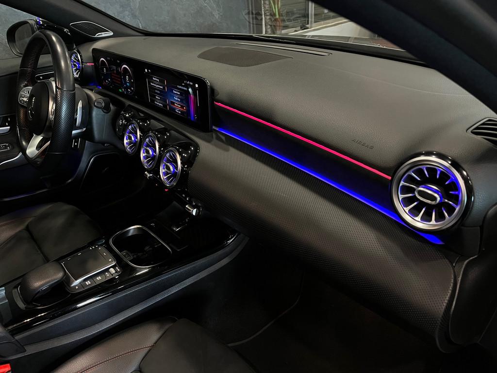 Mercedes-Benz A-klasse Limousine 250 e AMG NIGHT PANO SFEER, Gebruikt, 4 cilinders, 15 kWh, Plug-in hybride