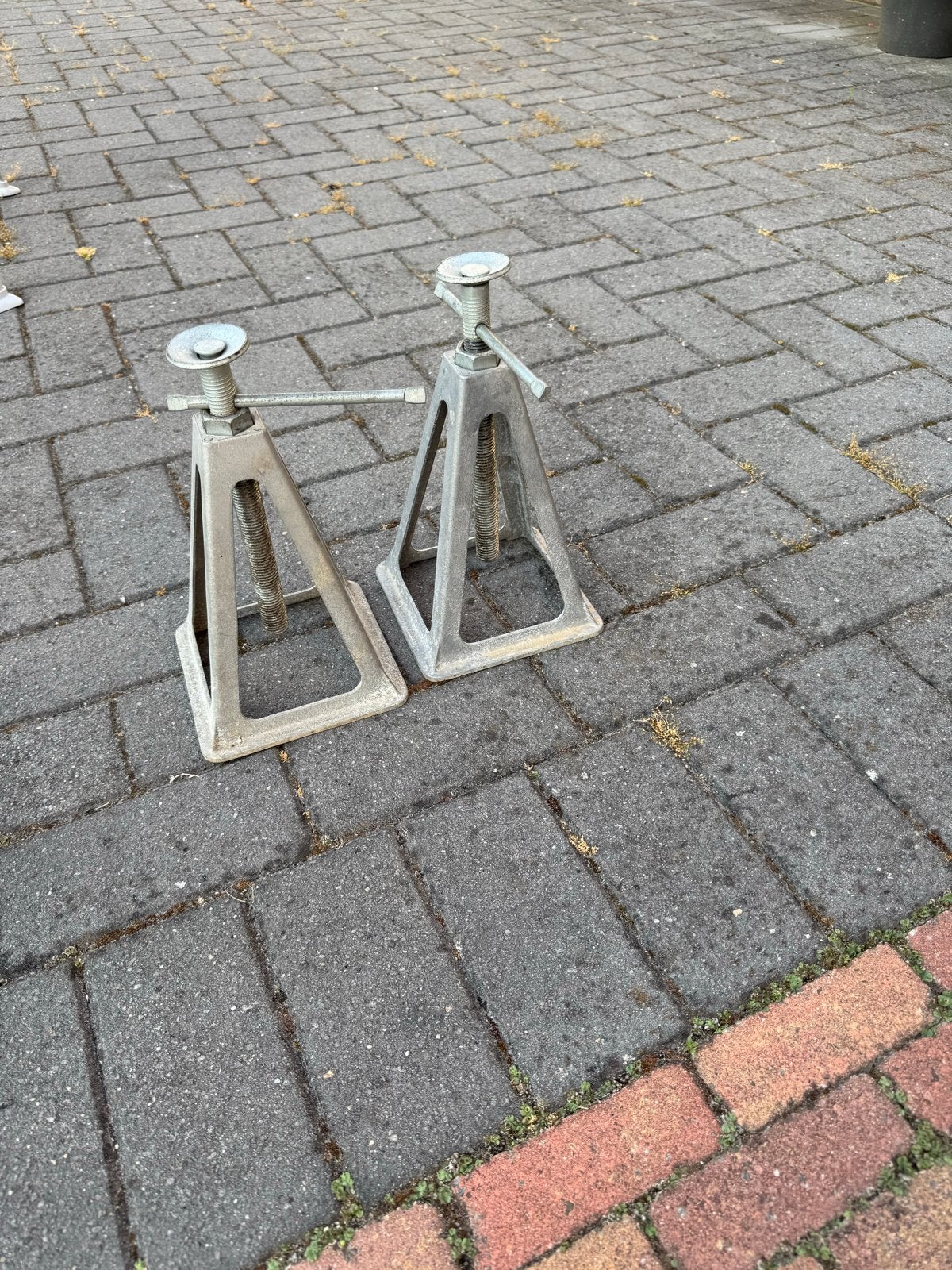 2x Kriksteunen / Assteunen, Ophalen of Verzenden, Gebruikt, Manueel, Schaarkrik